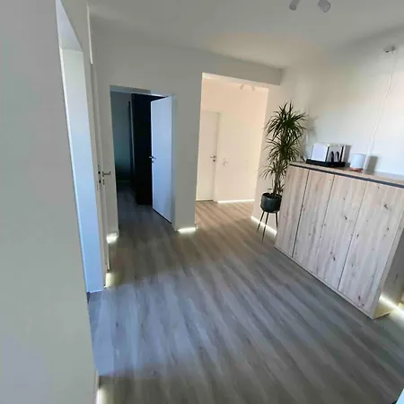 Modern Deluxe Apartment *